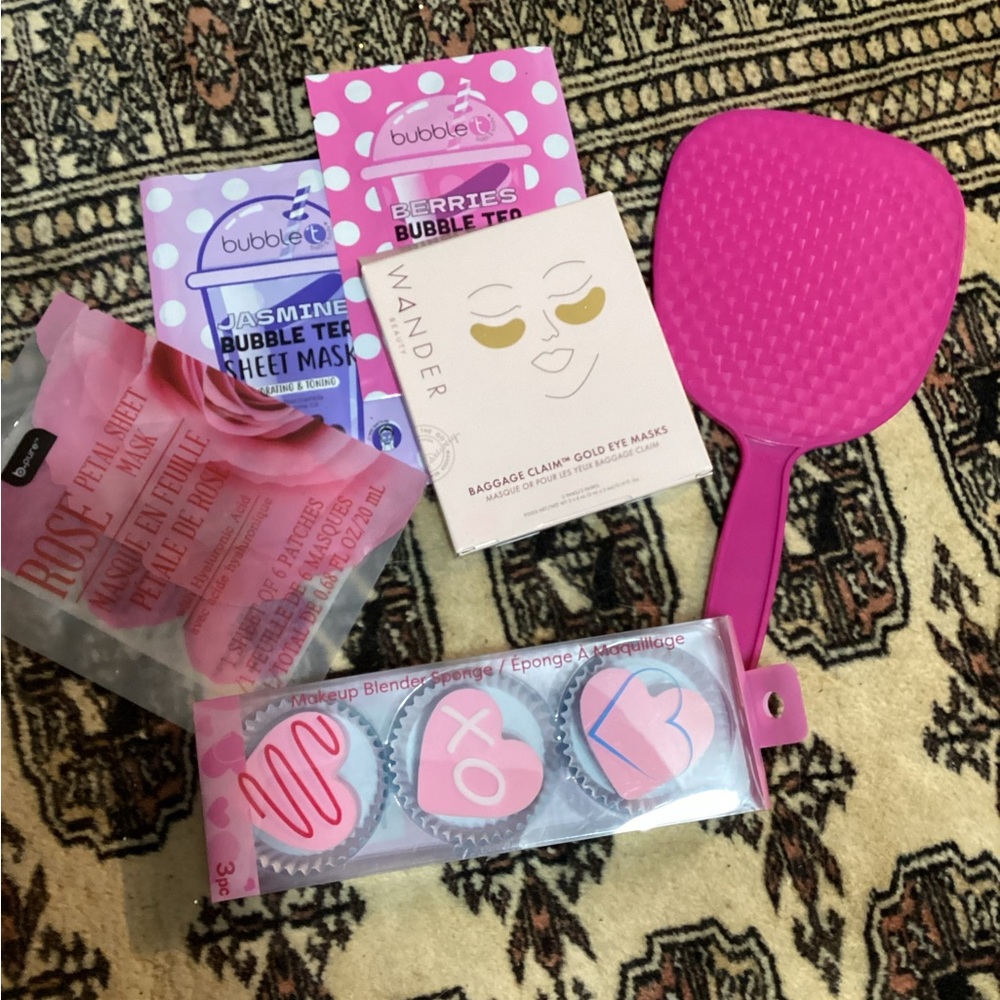 Source Unknown Pink Beauty Set